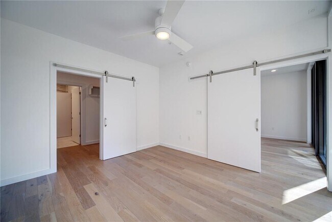 Building Photo - 900 S 1st St