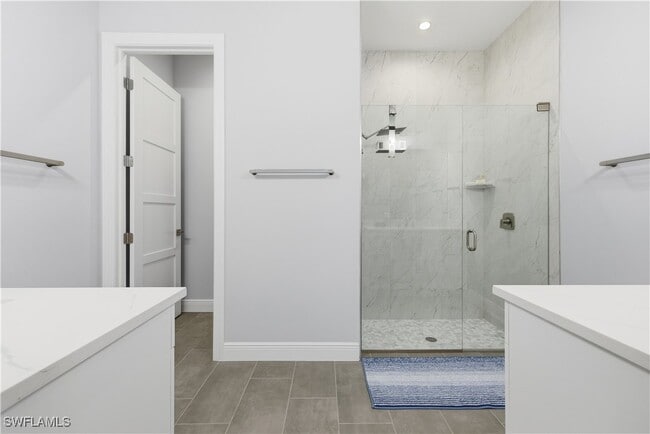 Building Photo - 711 91st Ave N