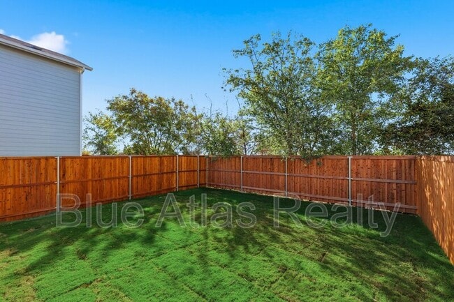 Building Photo - 12196 Steeplechase Dr