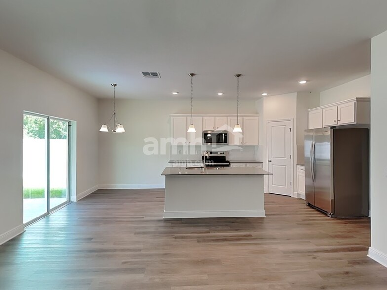 Building Photo - 1004 Heavenly Dr