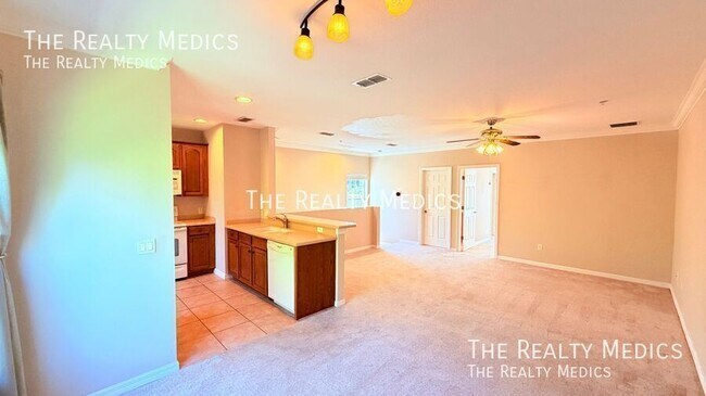 Building Photo - 359 Lansbrook Ln