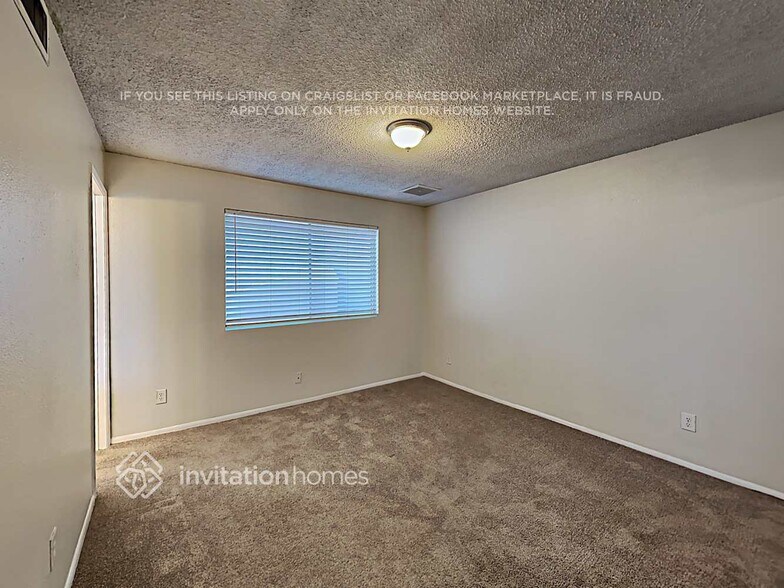 Building Photo - 5630 W Hubbell St