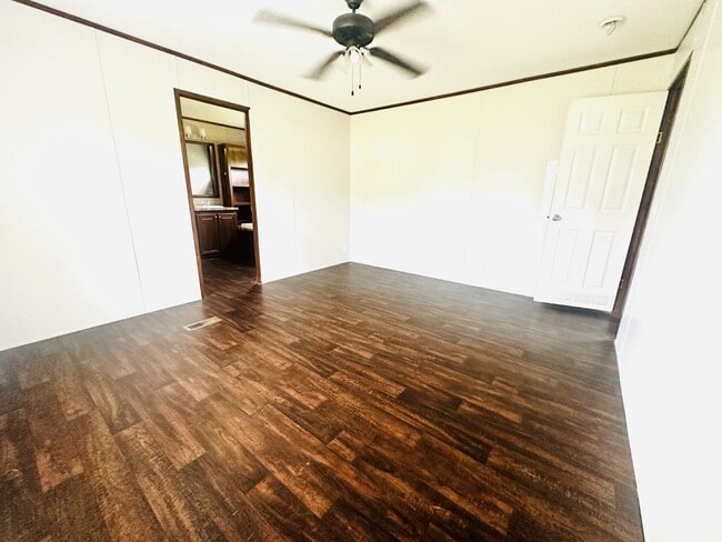 Building Photo - 207 Juniper Rd