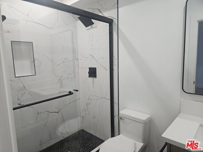 Building Photo - 3209 W 18th St