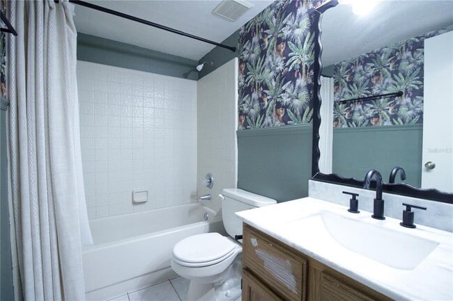 Building Photo - 900 SW 62nd Blvd