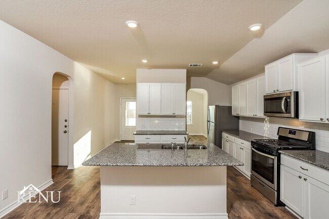 Building Photo - 6839 Encore Oaks