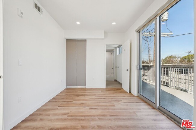 Building Photo - 1814 Federal Ave