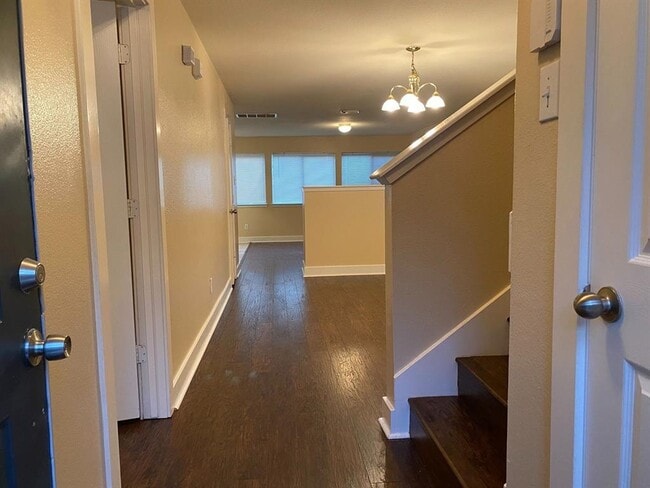 Building Photo - 5830 Silver Oak