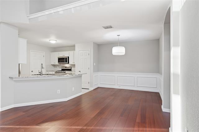 Building Photo - 2097 Amherst Dr