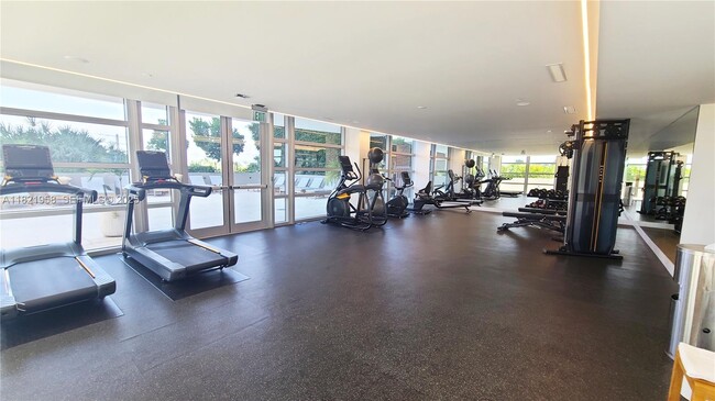 Building Photo - 3100 N Ocean Dr