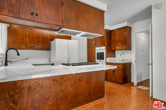 Building Photo - 4076 Tropico Way