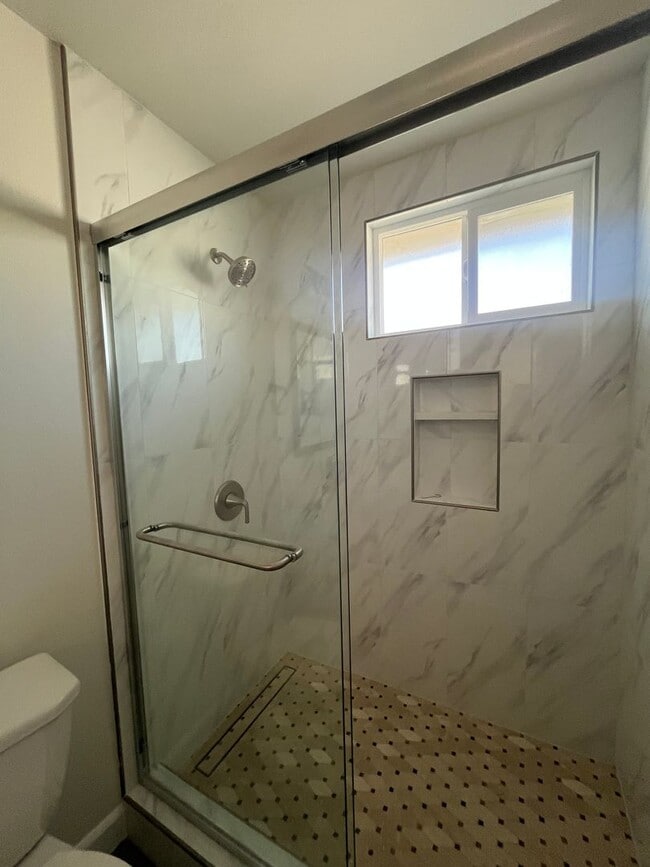 Building Photo - For Rent – Newly Remodeled 3 Bed / 2 Bath ...