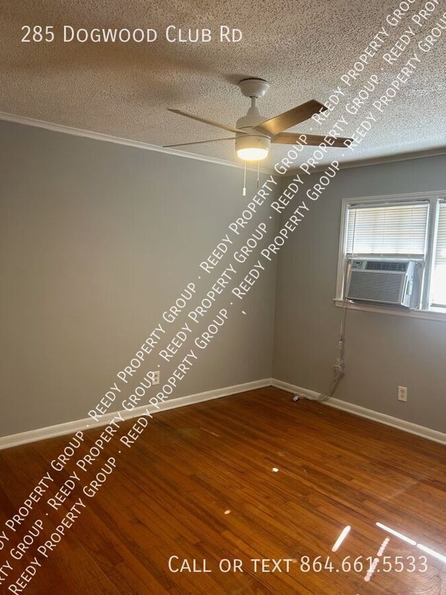 Building Photo - Special!  $250.00 off the 1st months rent!