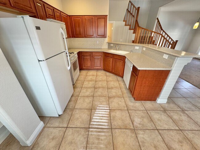 Building Photo - HERE'S THE PERFECT PLACE TO CALL HOME! 3 BEDROOM 2.5 BATHROOM TWO STORY TOWNHOUSE,