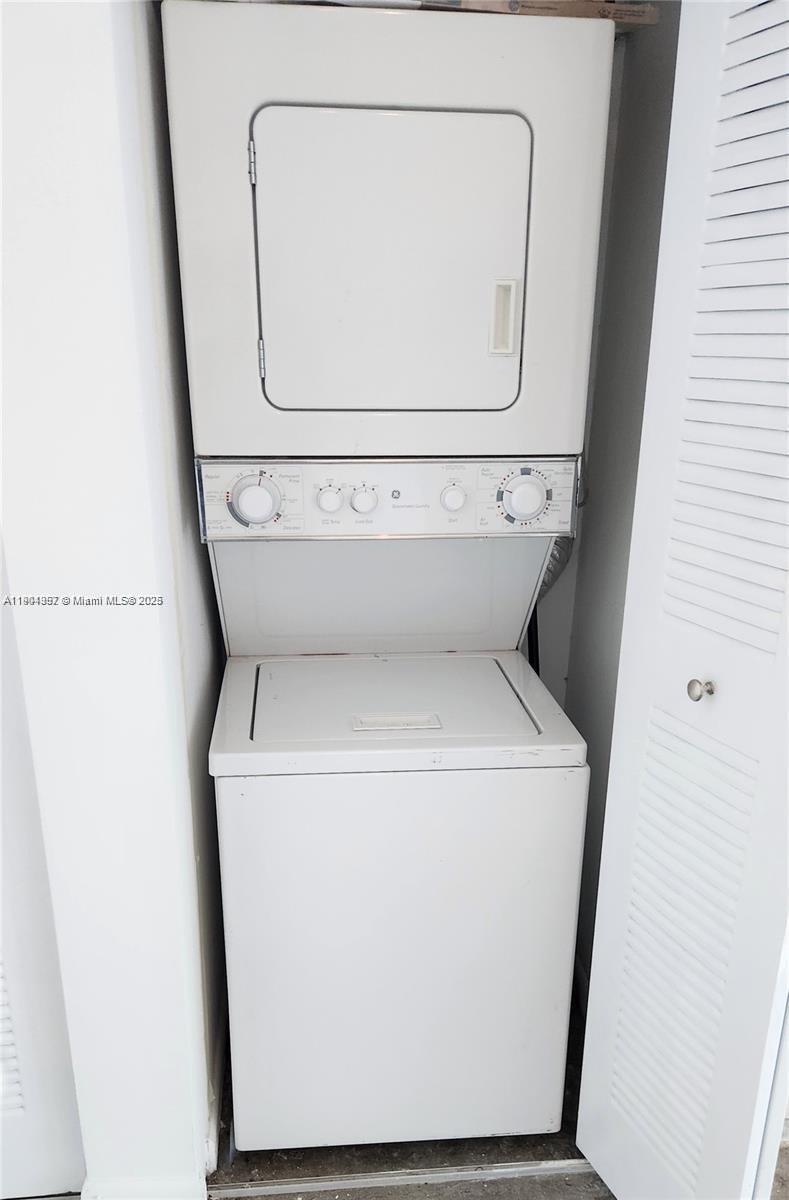 Building Photo - 133 NE 2nd Ave