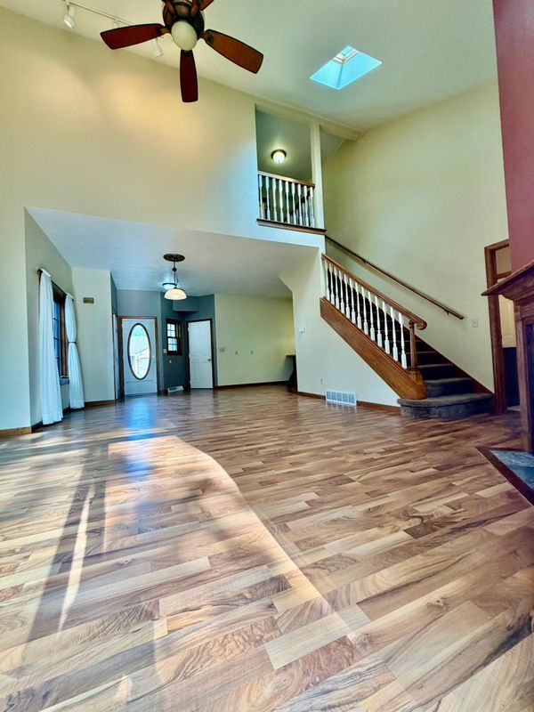 Building Photo - 2585 N Millbrook Rd