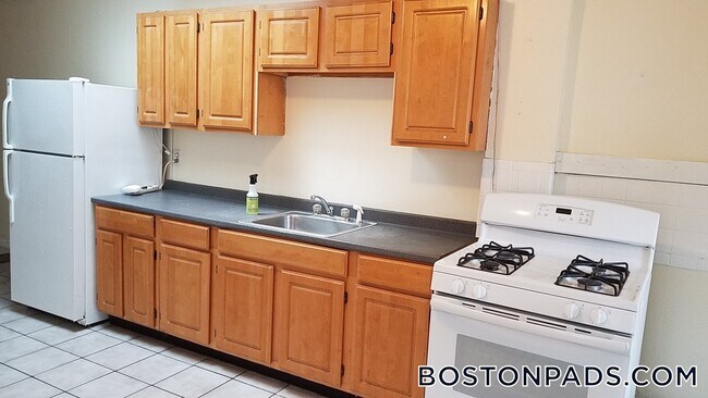 Primary Photo - 179.5 Harvard St
