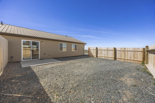 Building Photo - Newer Duplex for Rent Between Twin Bridges and Sheridan!
