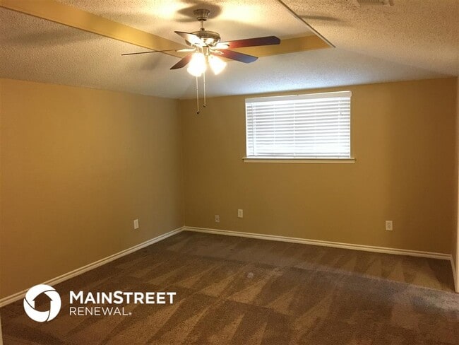 Building Photo - 419 Edmonds Way