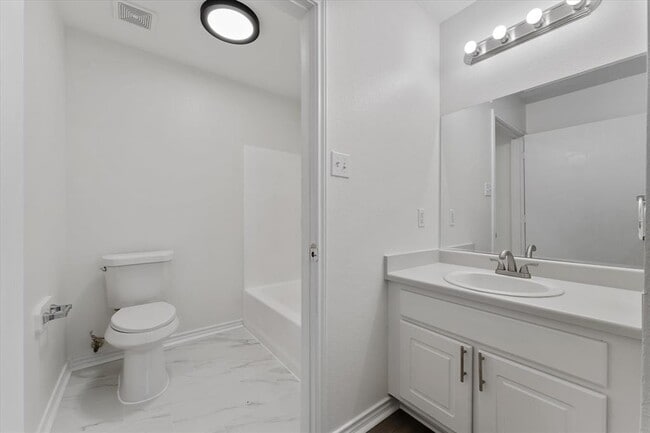 Building Photo - 11419 Roandale Dr