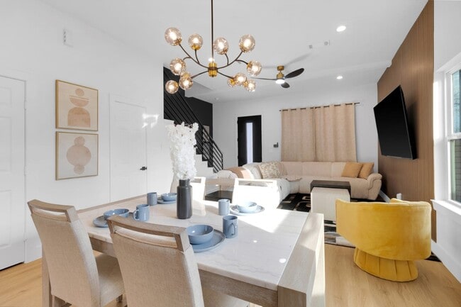 Building Photo - 6726 Dumble St