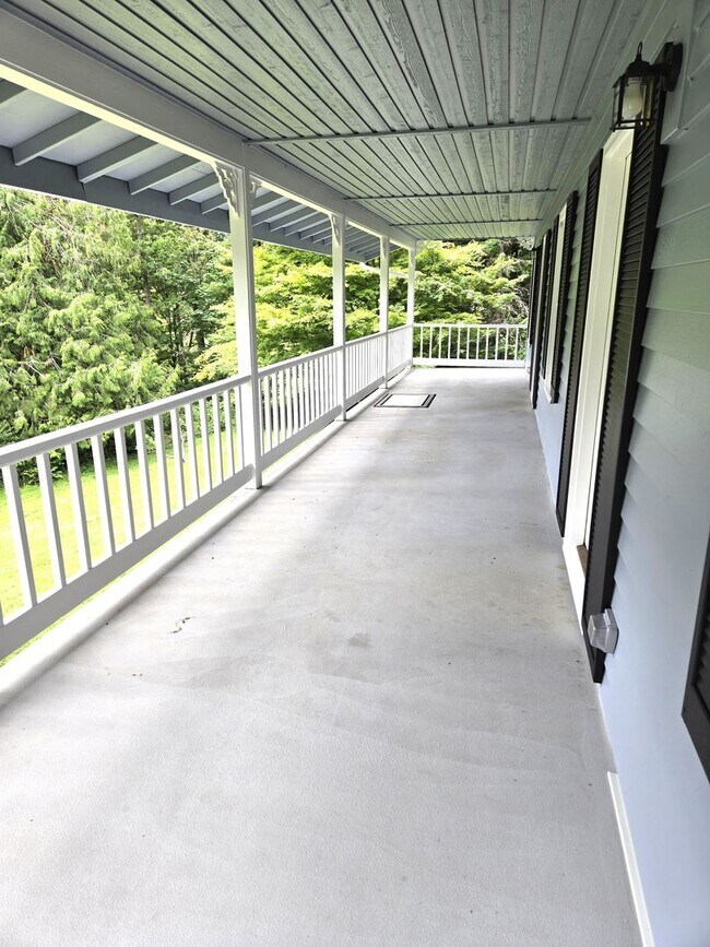Building Photo - Exceptional Property!  Large home on 20 ac...