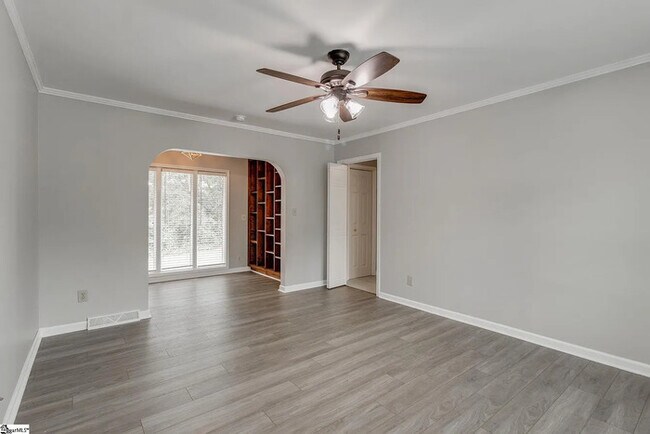 Building Photo - 9 Hillington Pl