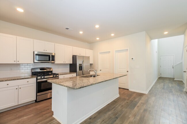 Building Photo - 132 Reindeer Rd S