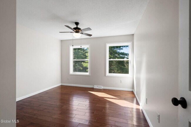 Building Photo - 30 Dick Lynch Rd