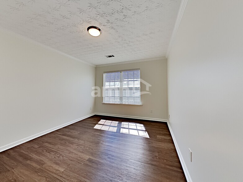Building Photo - 872 Holly Meadow Dr