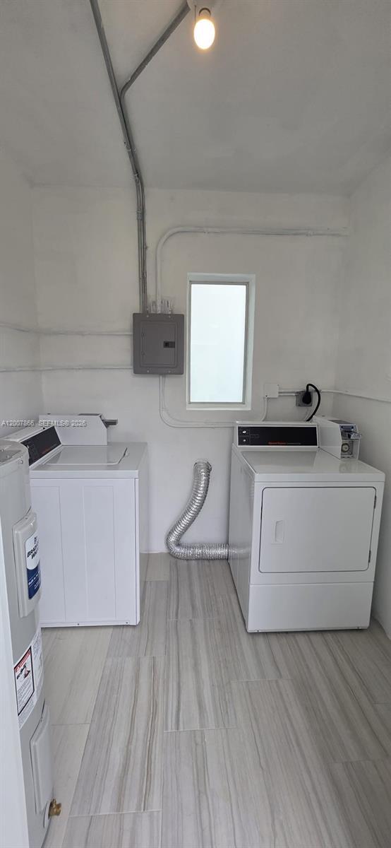 Building Photo - 804 NE 10th St