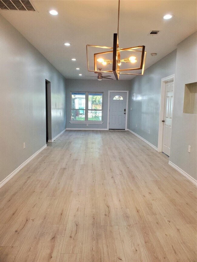 Building Photo - 6815 Sidney St