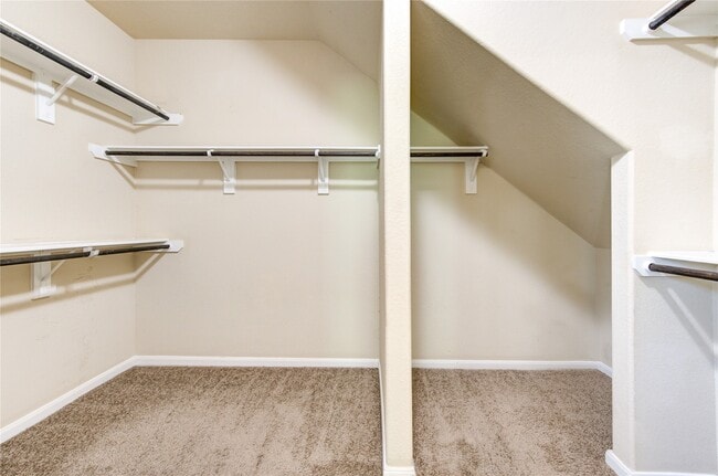 Building Photo - 15727 Whisper Woods Dr