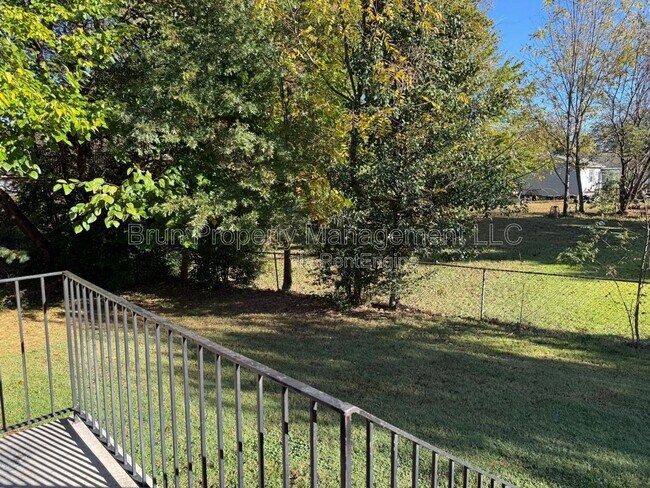 Building Photo - 5036 Willoway Dr