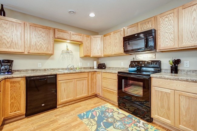 Kitchen - Park Place Townhomes