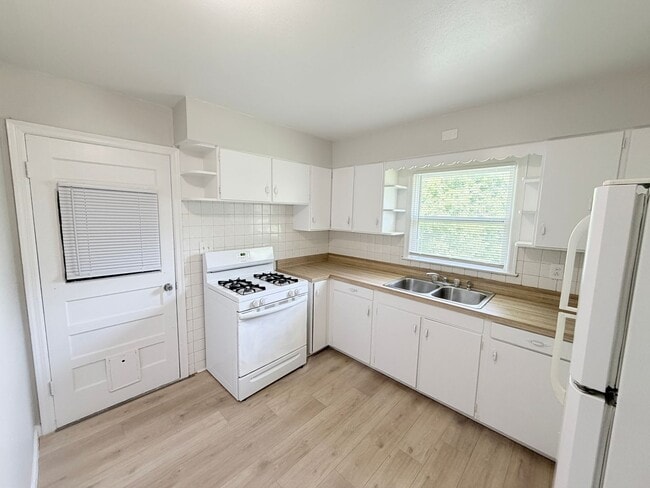 Building Photo - 5403 Booth Ave