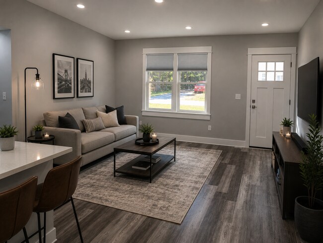 Building Photo - AVAILABLE NOW! 3 bed 2 bath Single Family home in Norton Shores!