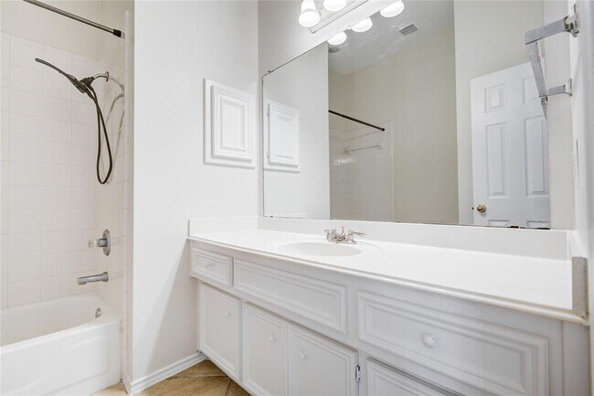 Building Photo - 6106 Grand Glen Ct