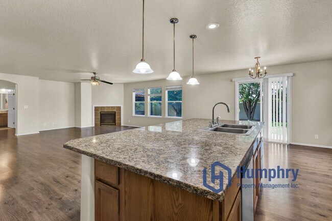 Building Photo - 3956 E Granger Dr