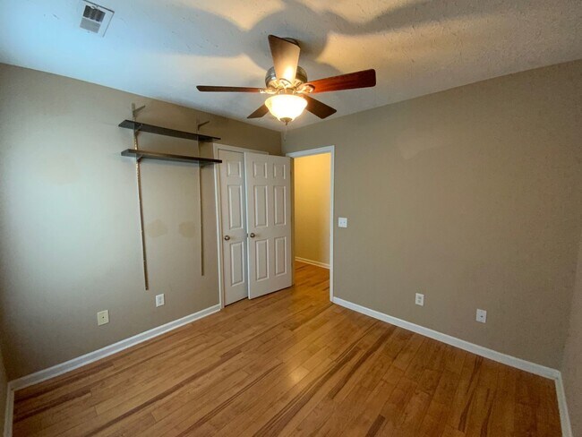 Building Photo - Beautiful 3 bedroom, 2 bath unfurnished home in Neighborhoods of Holly Ridge