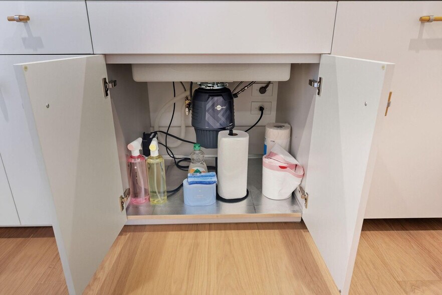 Building Photo - 16 Dupont St