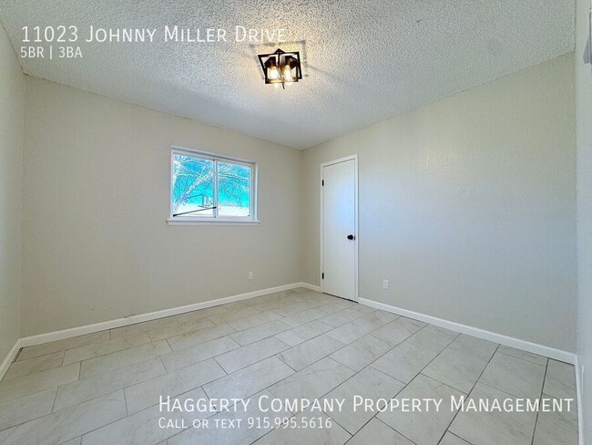 Building Photo - 11023 Johnny Miller Dr