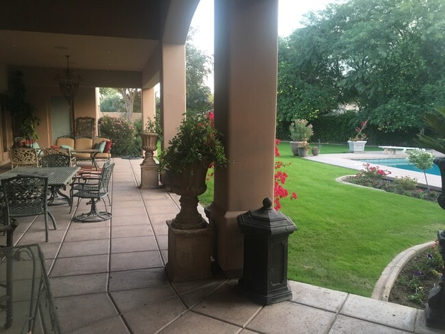 Building Photo - 1225 E Warner Rd