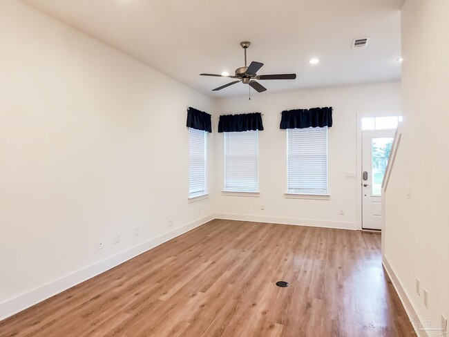 Building Photo - 5406 Arrowhead Rd