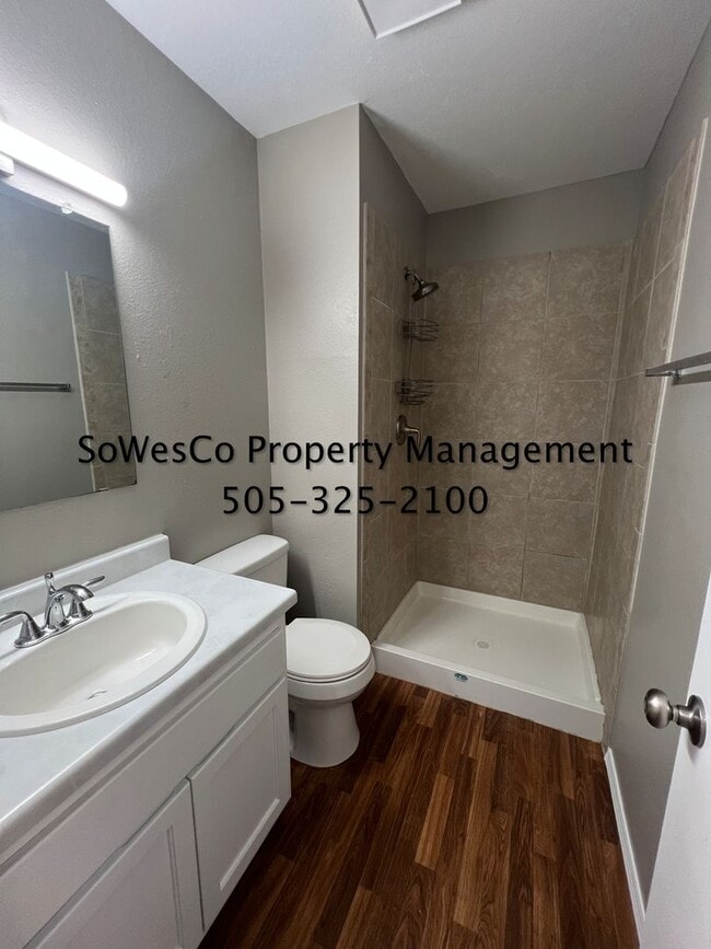 Building Photo - Beautifully Remodeled Condo (with seasonal pool upon availability)