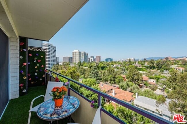 Building Photo - 10535 Wilshire Blvd