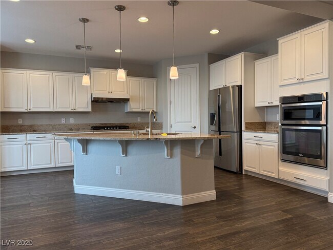 Building Photo - 304 Rezzo St