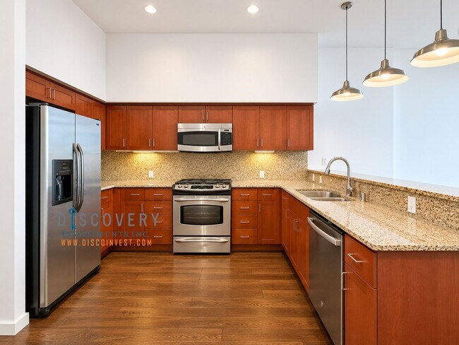 Building Photo - Uptown Place One Bedroom Condominium