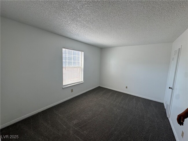 Building Photo - 3823 S Maryland Pkwy