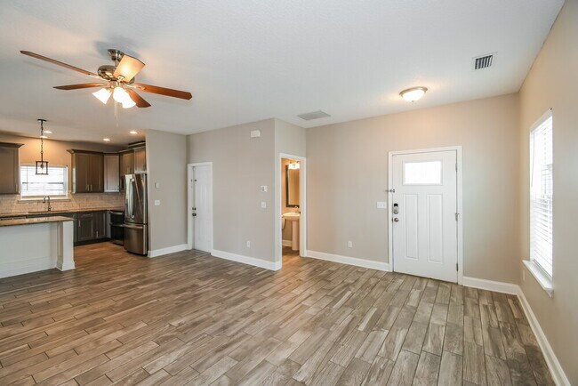 Building Photo - 522 Meldrum Ln